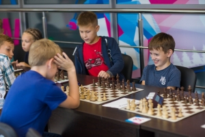 Международная школа шахмат гроссмейстера П. Кирякова на ул. Алексеева